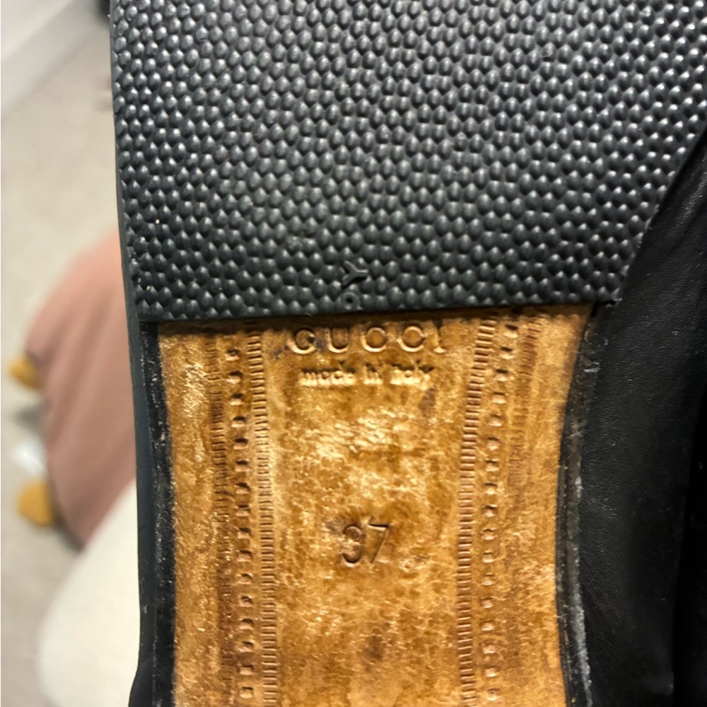 Gucci Jordaan Horsebit Black Loafers with Gold Accent - Picture 8 of 9